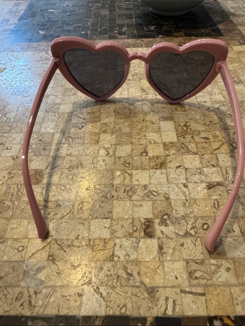 Foster grant pink heart sunglasses - Picture 2 of 4